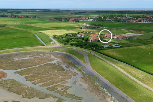 Huisje Augustus gelegen in het kleine dorpje Striep vlakbij het Wad en het dorp Midsland.